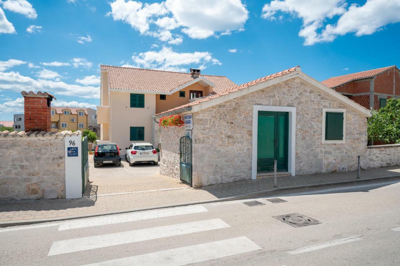 Apartments Janjac Vodice Zewnętrze zdjęcie