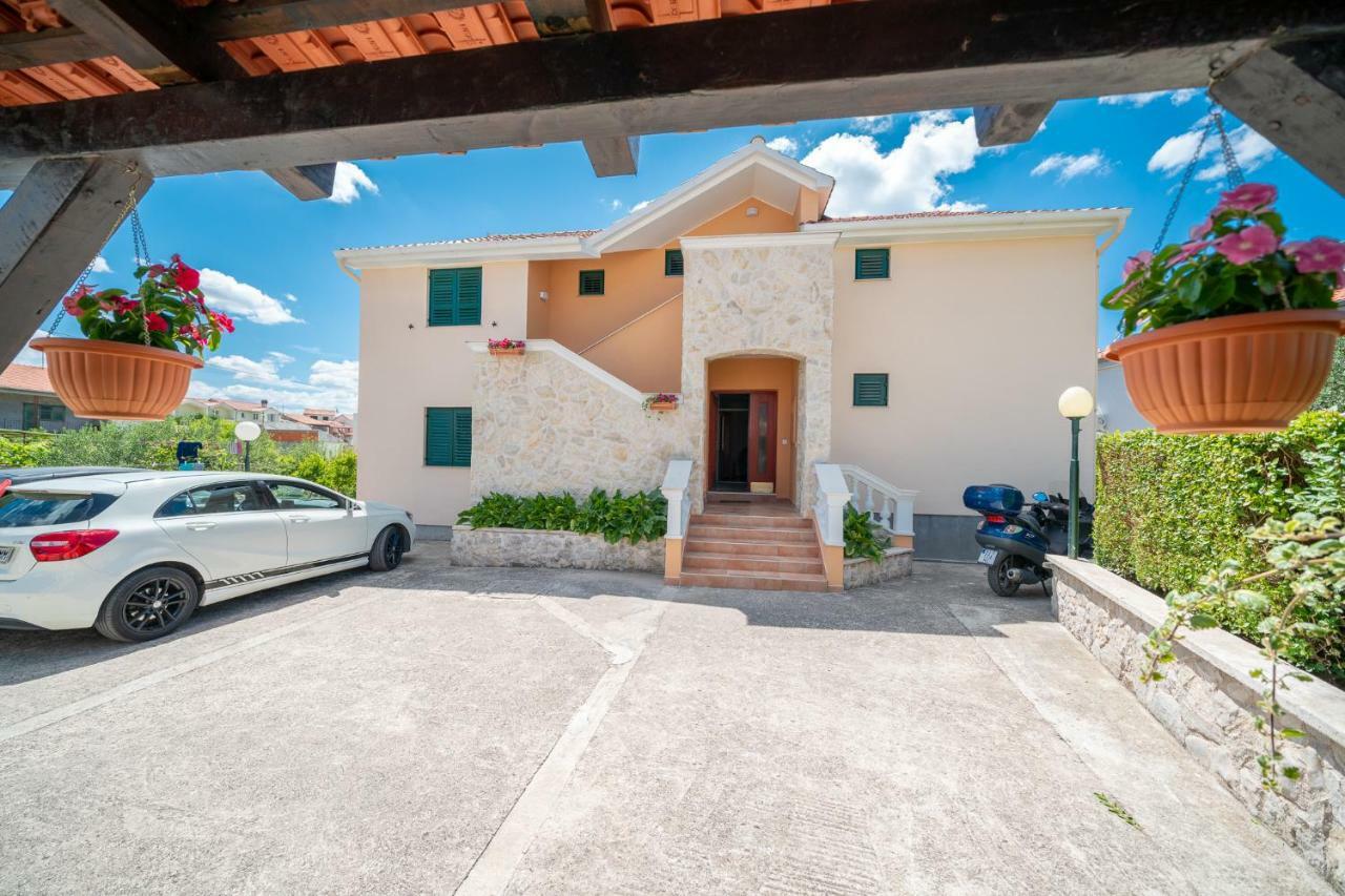 Apartments Janjac Vodice Zewnętrze zdjęcie
